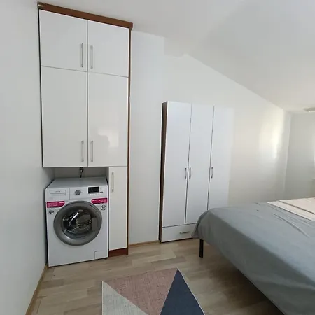 Zeytin Apart, 10 Eskiömerler