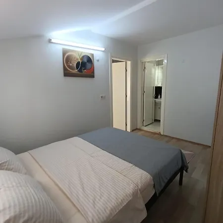 Zeytin Apart, 10 Apartamento Eskiomerler