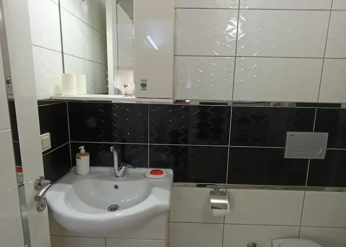 Zeytin Apart, 10 公寓 Eskiomerler